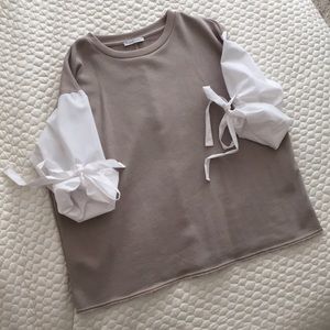 Zara taupe sweatshirt with white sleeves